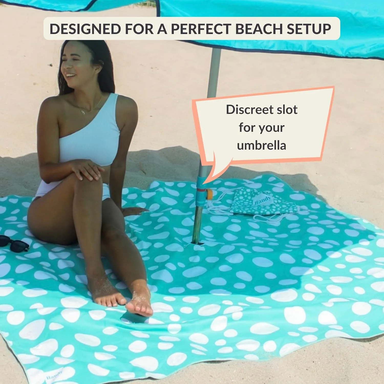 Plush Microfiber Beach Blanket, Extra Large Beach Mat for 3-6 Persons, Sandproof, Windproof | Hole for Umbrella, Corner Sand Pockets to Fight Wind (Bag for Blanket Included)