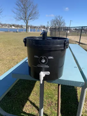 Portable Hand Washing Station -Compact Design with Soap Dispenser - Portable Hand Wash Station for Outdoor, Events, Sports, Travel, Beach and Construction Use (Black 2.5 Gallon)