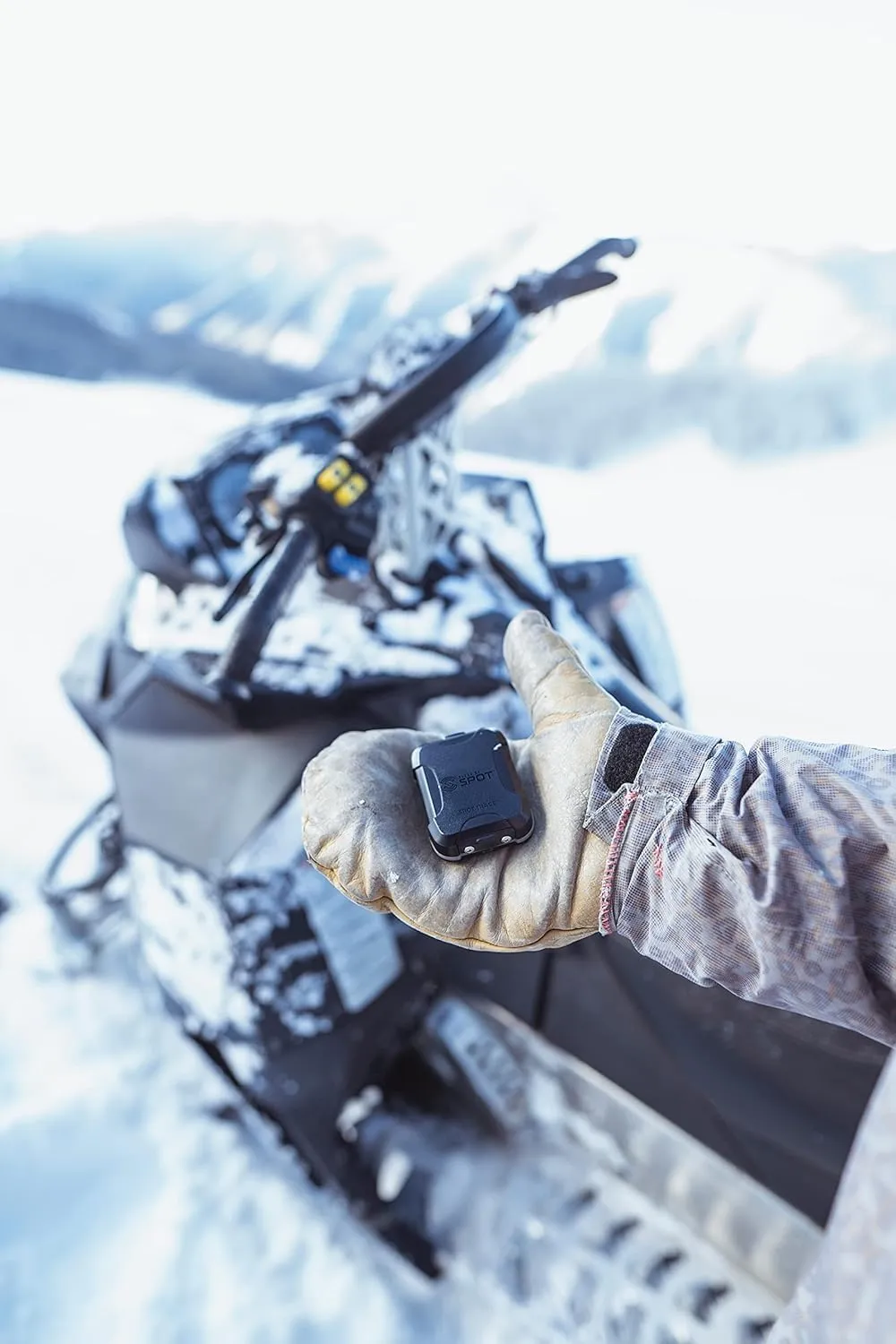 Spot Trace Satellite Tracking Device | Handheld Tracker for Hiking, Camping, Cars, Kids, Outdoor Activities, and Assets with Globalstar Network Coverage | Subscription Applicable
